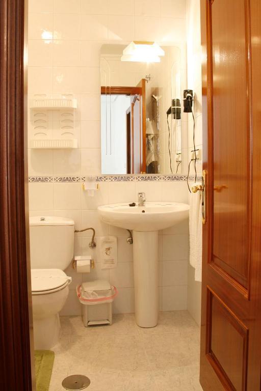 Hotel Pousada Vicente Risco Castro Caldelas Eksteriør bilde